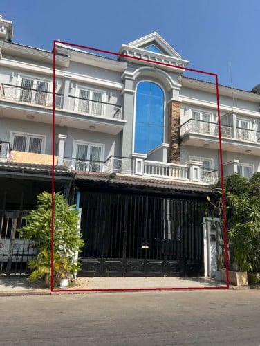 Gold វីឡាសម្រាប់ជួលនៅបុរីវិមានភ្នំពេញ598(សម្ភារ:ពេញ)