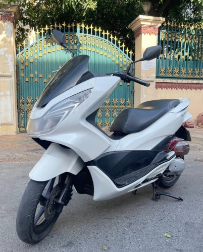 Honda PCX (125cc, year2017, 1280$) have all documents