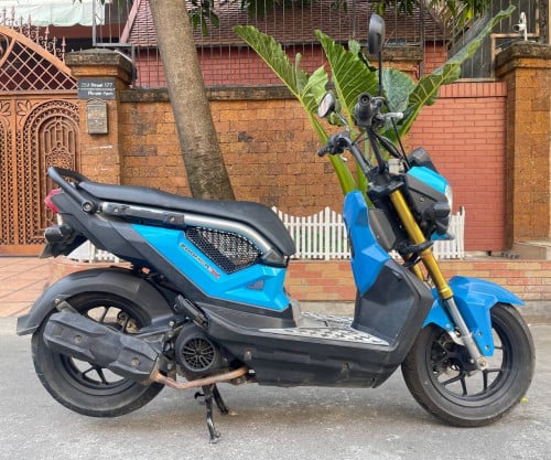 Honda ZOOMER x (110cc, year2016, 720$) have all documents