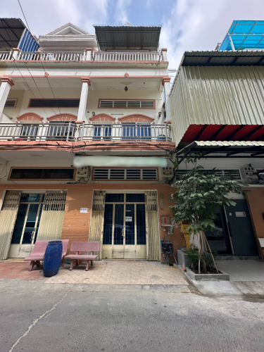 HOUSE Rent 7 bedroom 5 bathroom $400 month