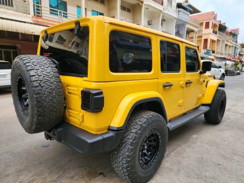 JEEP.019.ការ0.75%. 4ម៉ាសុីនទាក់បូរ.មានរំលោះរឺប្តូរទ្បានបាន