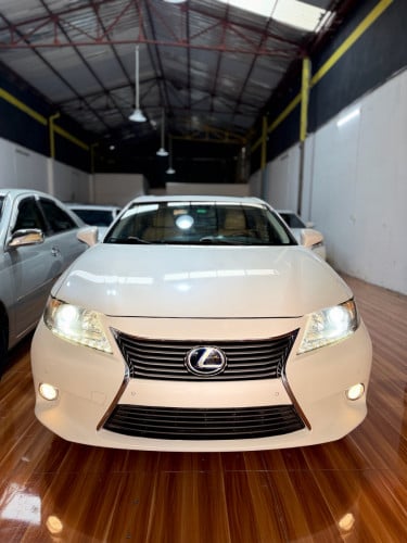 Lexus ES300h Full Premium 2013 ឡាន​ស្អាត​ ថ្នាំ​សុីន​មួយ​ជុំ​