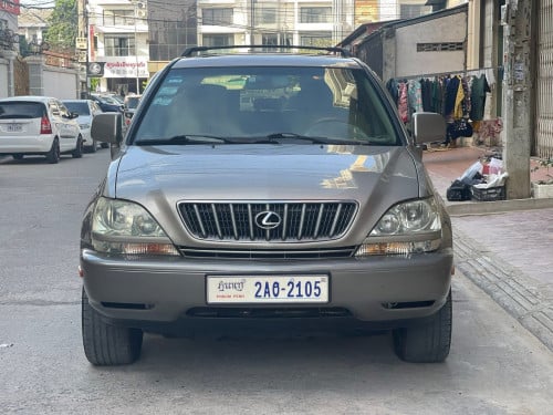 Lexus RX300 ទឹកមាស 01 ប៉ុង2 លំដាប់មេឡាន