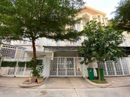 Link A for rent in Borey Chip Mong land sensok Aeon2  price 1000 $(negotiable)   Full Furnished