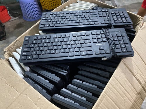 Mouse, Keyboard, Mouse pad...