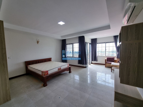 N1035 | Nice Studio with Private Balcony For Rent in Chroy Changva Area