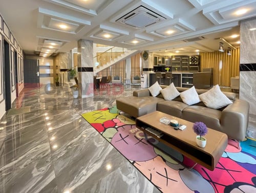 Penthouse 4 Bedrooms apartment with gym available for rent in Tumnop Teuk Area