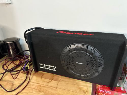 Pioneer subwoofer still new 99%