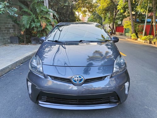 Prius 013 Option 3 14មុឺនម៉ាយហ្សុីន ខាងក្នុងសទឹកដោះគោ