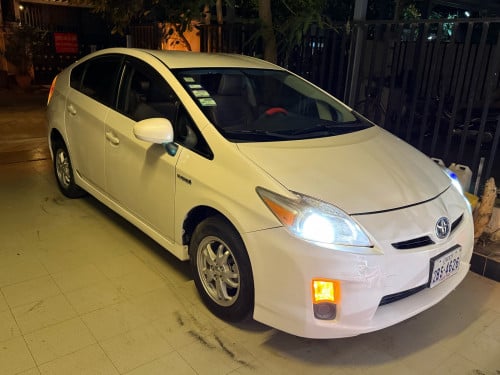 Prius 2011  អុប​សិន​ អេក្រង់ ធំ