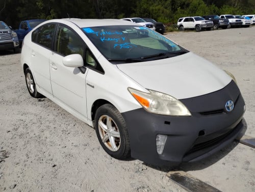 Prius 2012 WhiteOption4 ក្នុងលឿង 16មុឺនម៉ាយ សាងបើកទូរថ្ងៃ 29