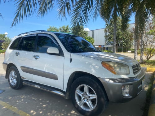 RAV4-L 01-ប៉ុង​1-ឡាន​នៅផ្ទះ​