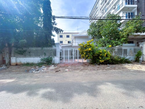 Spacious villa for rent in Toul Kork, Phnom Penh