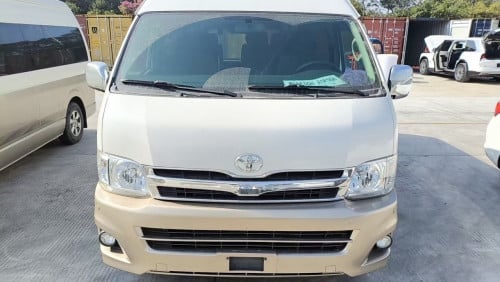 Toyota Hiace 2013