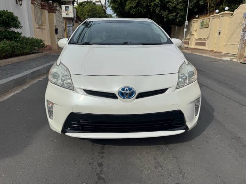 Toyota Prius 2012 Option 2 សរ ក្នុងលឿង