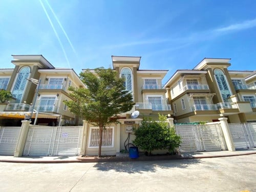 Twin Villa  for sale Borey Heng Heang 6A