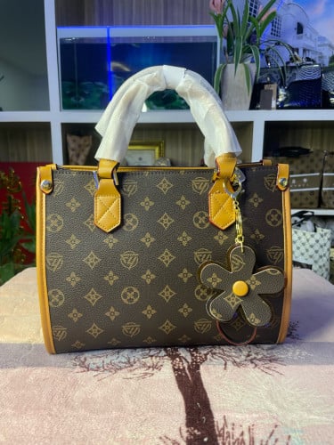 កាបូបបញ្ចុះតំលៃ