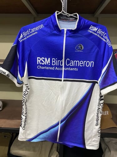 អាវជិះកង់ជជុះសុីន នៅថ្មីស្អាត