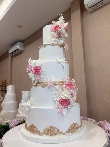 ខេក​លក់សម្រាប់​ដាក់​ក្នុង​កម្មពិធីការ