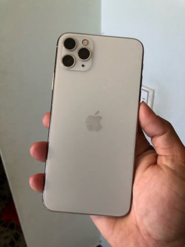 ប្រេី ផ្ទាល់ លក់ប្រញ៉ាប់លុយ 11 pro max 256g អត់ស្កេន អេក្រង់ដូរដាក់អាល្អដូចសុីន ថ្ម85% កាន់សាហាវ