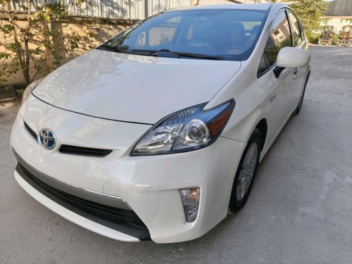 ឡានលក់ 2012 Toyota Prius Plug-In Code 005925