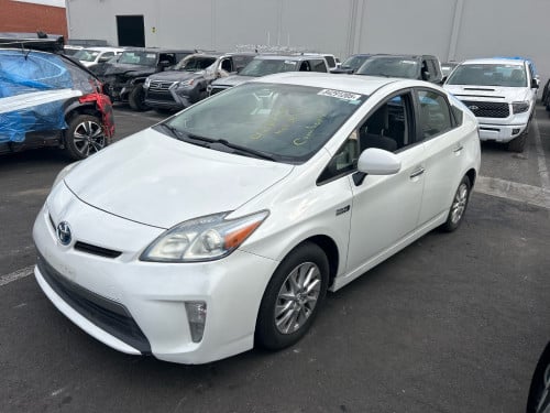 សាងឡានមុនបើកទូរ 2013 Toyota Prius Plug-In Code 037155