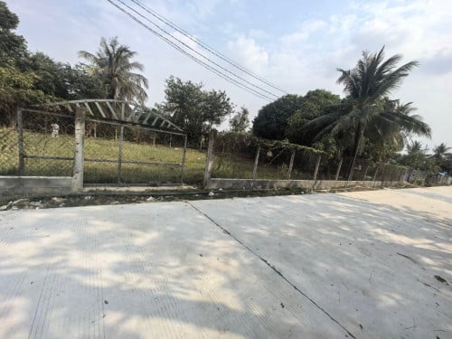 ដីជួល ទីតាំងល្អ ចុះពីផ្លូវ51 ចម្ងាយ 50ម៉ែត ប្រកបអាជីវកម្មបាន