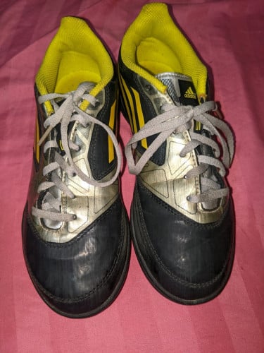 លក់វិញadidas_F5