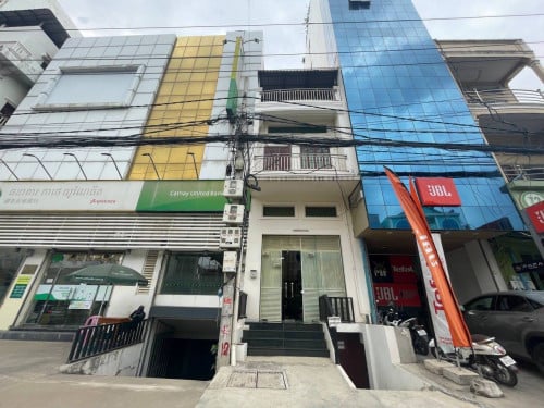 - ផ្ទះល្វែង សម្រាប់លក់ & ជួល ស្ថិតនៅលើផ្លូវជាតិលេខ 1