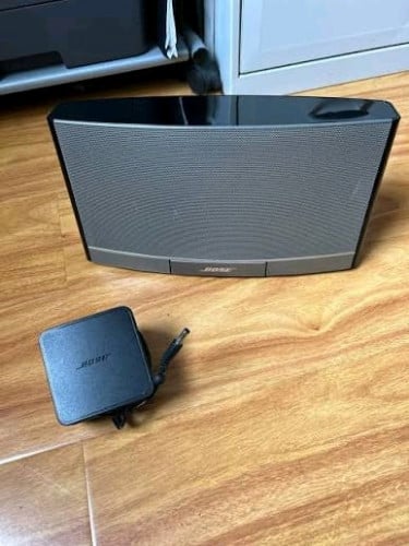 លក់Bose Sounddock portable 97%new ថ្មកាន់ល្អ