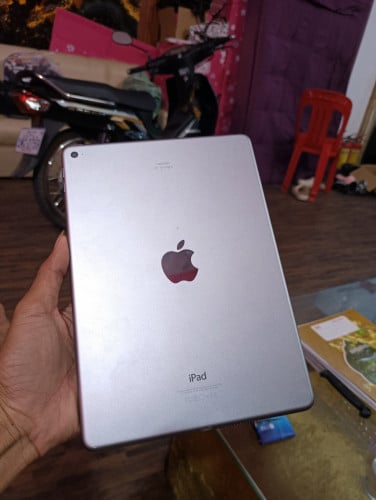 លក់ iPad Ari 2 128G ស្អាត98% Wifi 65$