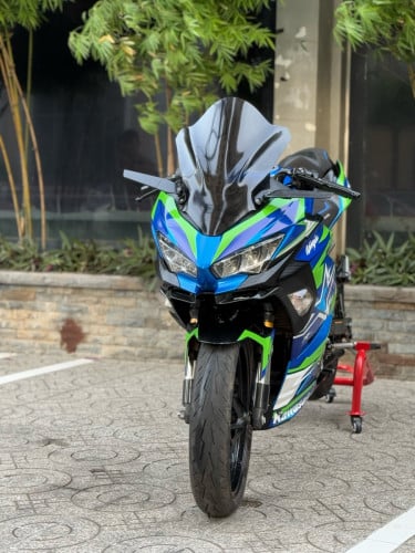 ចង់លក់ Kawasaki Ninja 400cc. 2016. ក្រដាស់ពន្ធលក់ 4450$