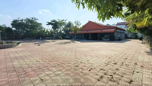 ដី និងឃ្លាំងសម្រាប់ជួល Land and WH for Rent