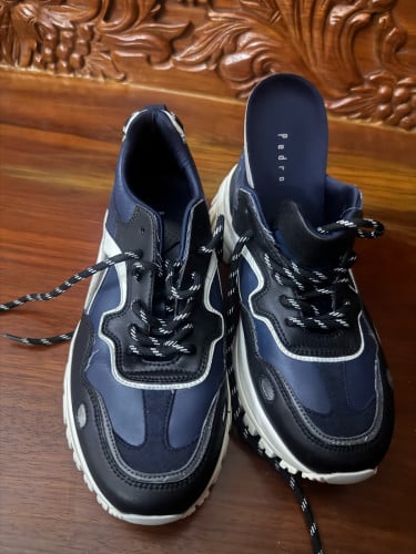 ស្បែកជេីងPedro original មួយទឹក លេខ40 បាត់ប្រអប់