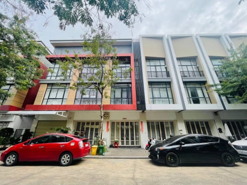 商店房子出租在 Peng Hout Bueng Snor ，铁桥头区, 金边 ，柬埔寨