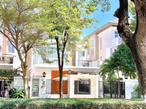 វីឡាចាស្មីនណាសម្រាប់លក់ នៅក្នុងបុរីប៉េងហួតបឹងស្នោរ ផ្លូវមុខសួនមហាវិថី Polaris