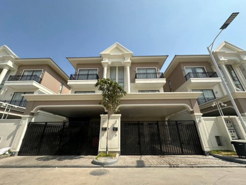 双拼别墅房子出租 ( Twin B For Rent ) 在 Borey Peng Houth Beoung Snor，铁桥头区 , 金边 ，柬埔寨