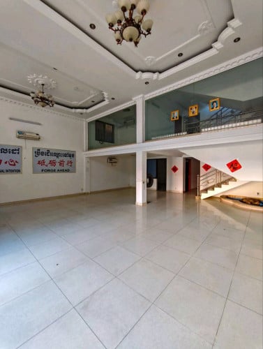 🏢 អាគារពាណិជ្ជកម្មសម្រាប់ជួល -  (ក្បែរស្ពានអាកាសដីហុយ)