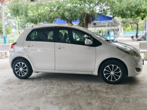 លក់បន្ទាន់ Vitz 2008