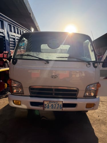 ឡានទឹកលក់  water Truck