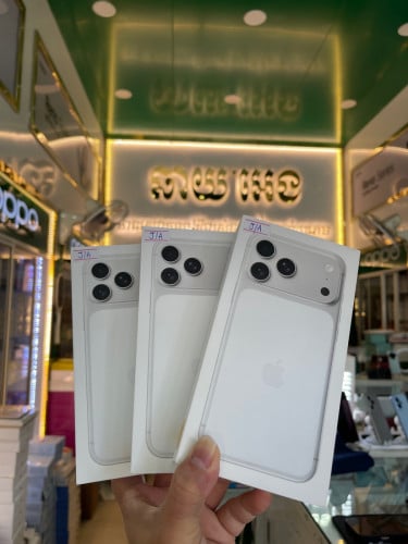 17 Pro Max J/A eSIM no active Silver 256GB ថ្មីប្រអប់តម្លៃពិសេសជូន