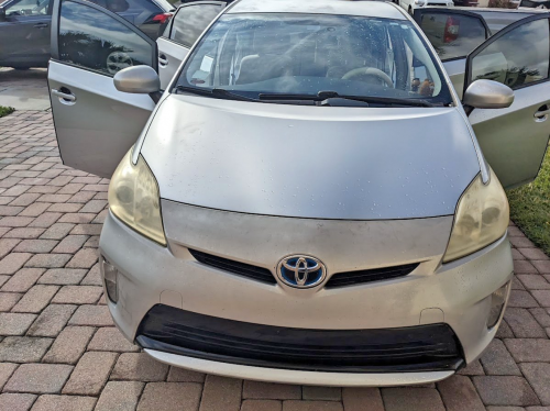 2013 Toyota Prius option2