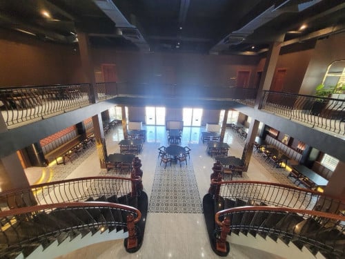 BIG VILLA / BUSINESS FOR RENT