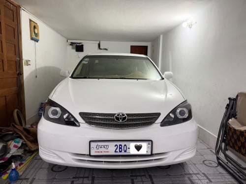 Camry xle ក្នុងលឿង