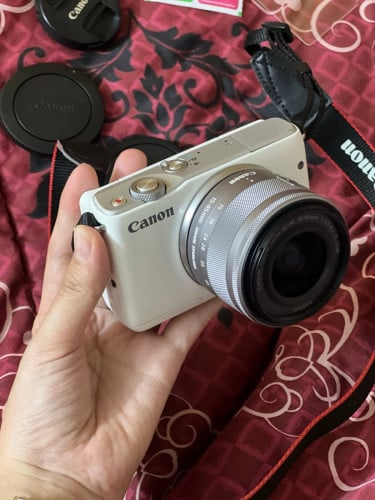 Canon eos m10