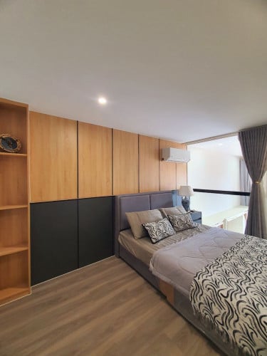 Condo L Tower 271/2 bedrooms loft condo