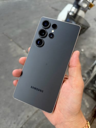 Galaxy S25 Ultra 512GB ក្រុមហ៊ុន