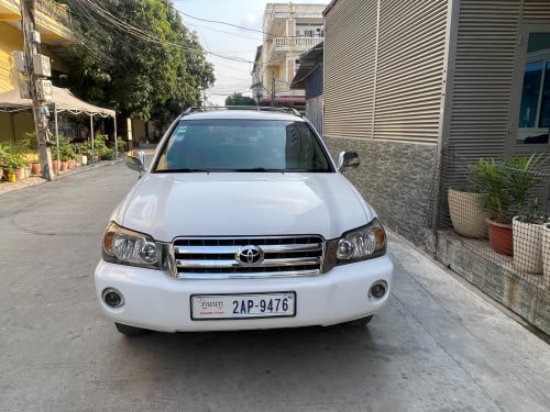 Highlander year 2002, Pong 1, V6 ខាងក្នុងលឿង