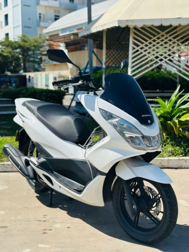Honda PCX 016 ជប៉ុនសុទ្ធ125cc ម៉ាស៊ីនតាន់ហាប់នែនស្ងាត់ជិះស្រួលស្ទុះមានពន្ធកាតគ្រឺហ្សីនត្រឹមត្រូវ