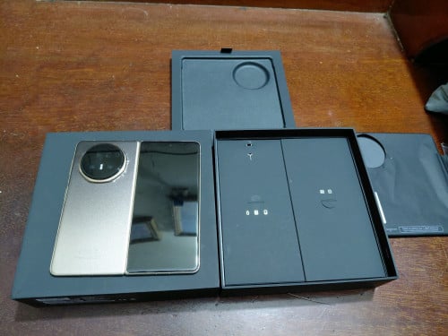 HONOR Magic V5 - Company 16g / 512gb with great conditions 99.99%